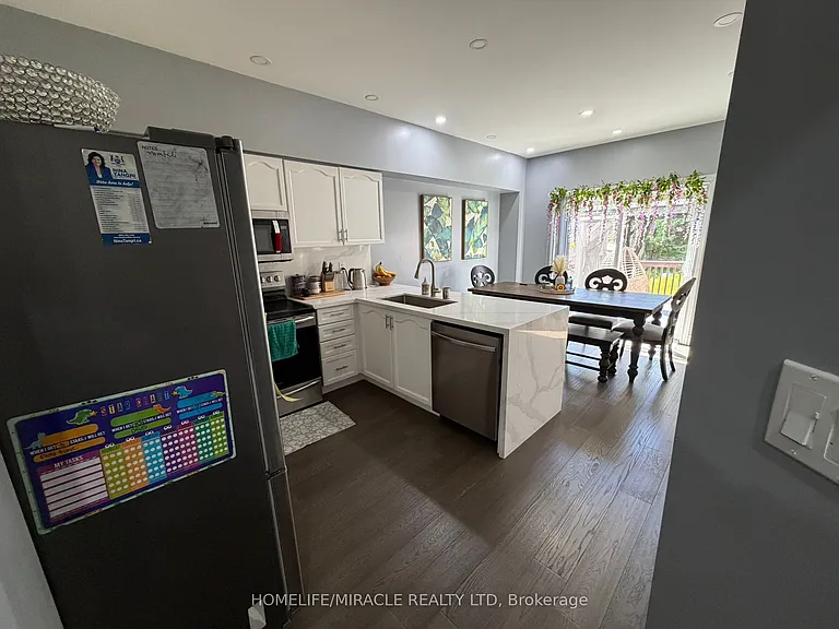 7549 Doverwood Dr — Photo 10