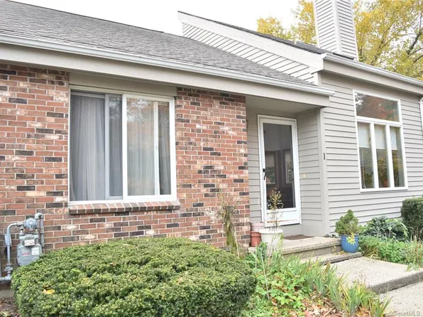 2514 Boston Post Rd #R1, Guilford, CT 06437