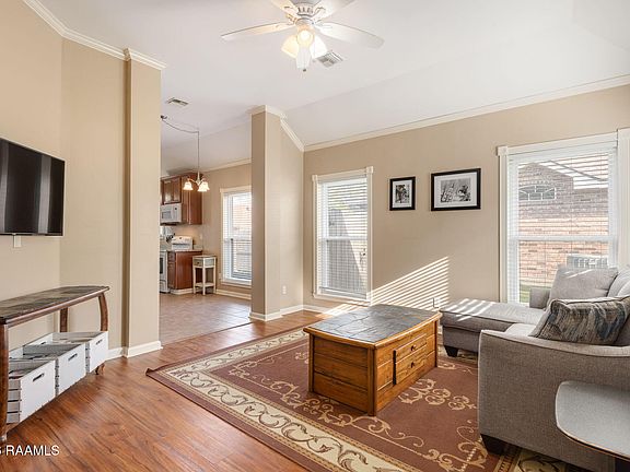 4th image of 410 Rue Canard