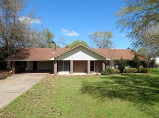 257 Twin Lakes Rd, Natchitoches, LA 71457