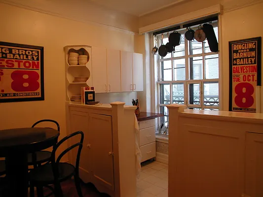 Rented by Verdi Square Realty | media 7