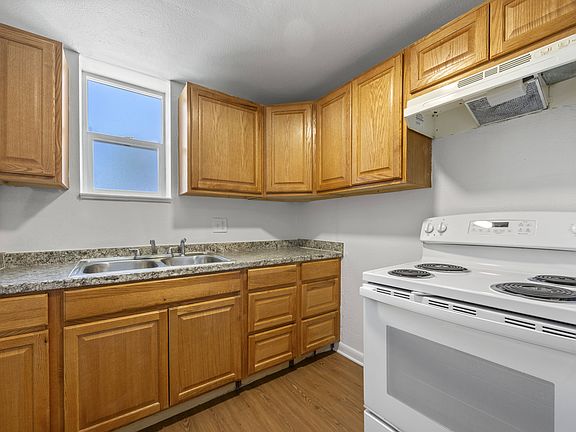 3rd image of 6981 Ash St #202