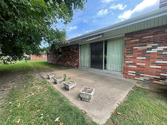 5th image of 37 Aubuchon Dr