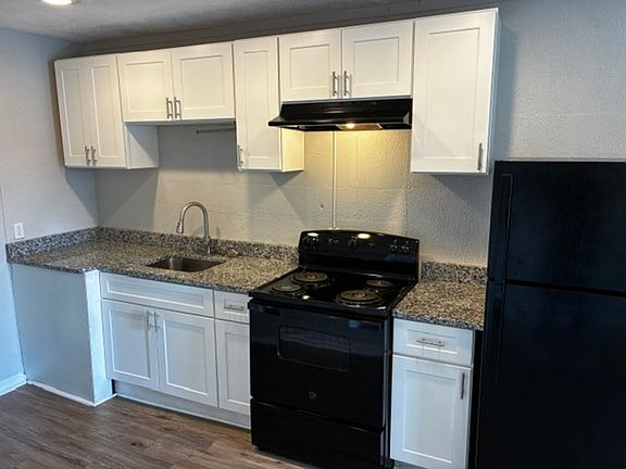 4th image of 2150 Inwood Ter #8