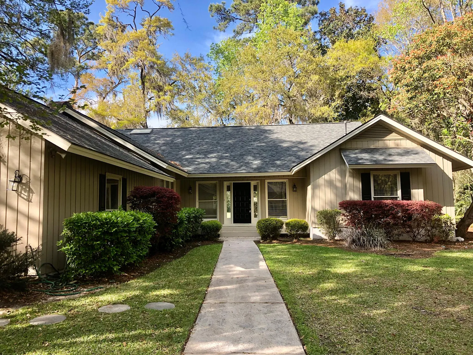 3 bed, 2736 sqft, $3,900 — Photo 2