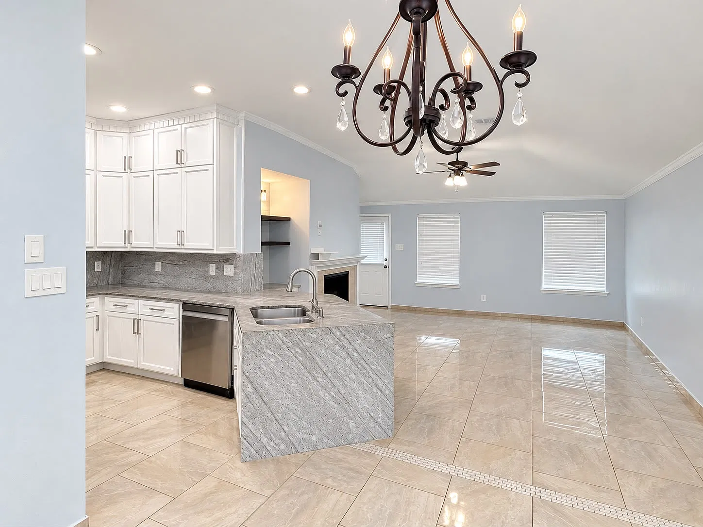 4 bed, 1811 sqft, $2,650 — Photo 3