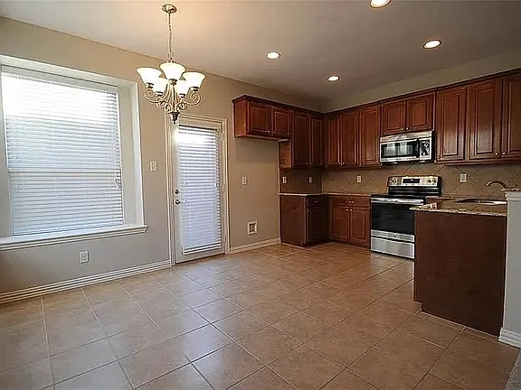 3652 Vienna St — Photo 14