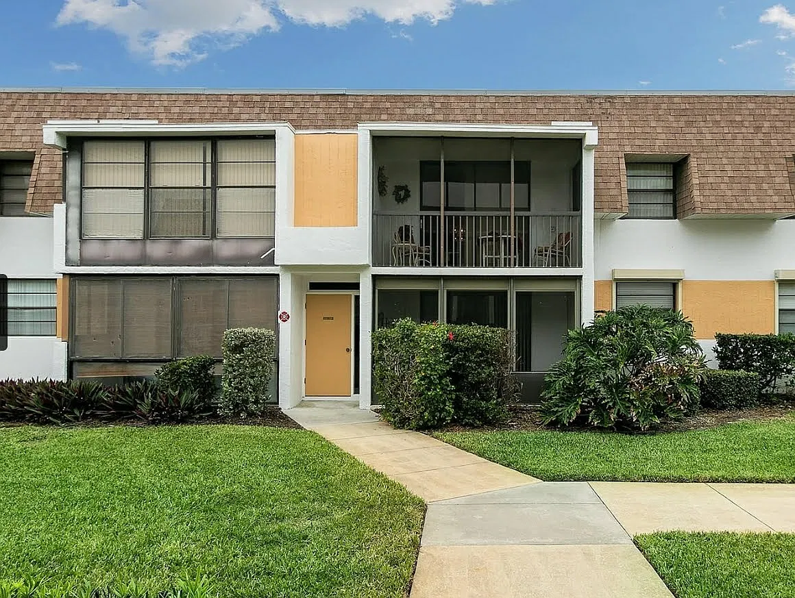 2 bed, 1131 sqft, $1,697 — Photo 1