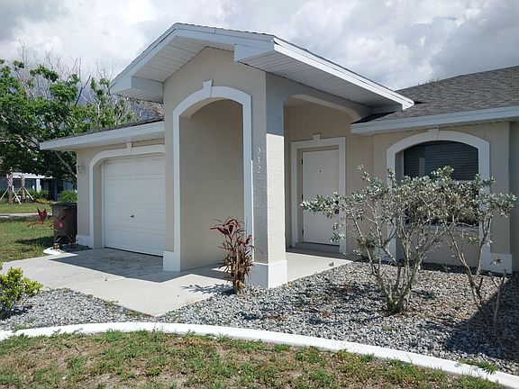 2nd image of 932 SE 13th St #932