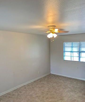 2nd image of 121 Brettonwood Dr