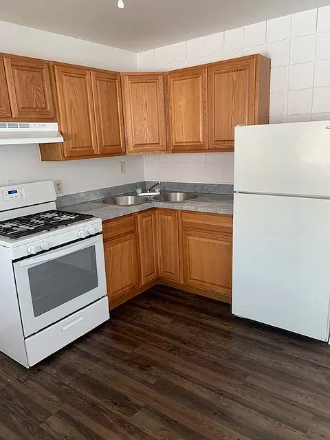 Solid, Secure, & Updated 2 Bed/ 1 Bath Apt. w/ a Private Yard! — Photo 2
