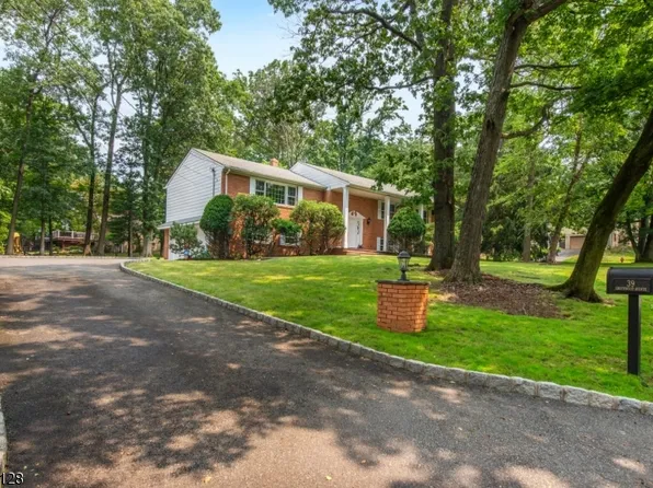 39 Greenwood Ave, Hawthorne Boro, NJ 07506