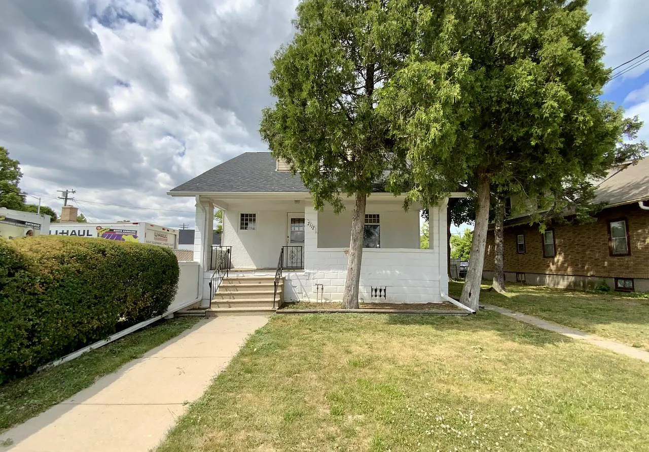 2112 50th STREET photo 1