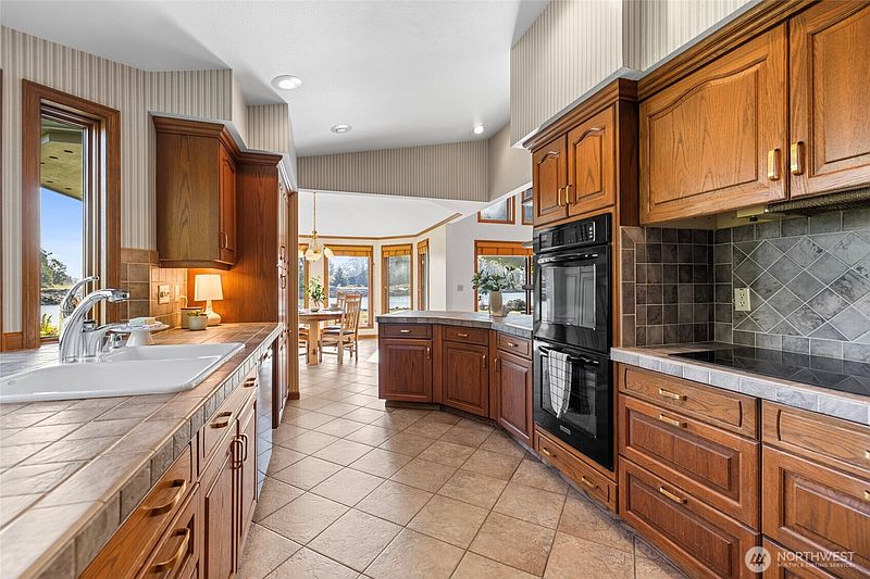 5th image of 119 Lummi Dr