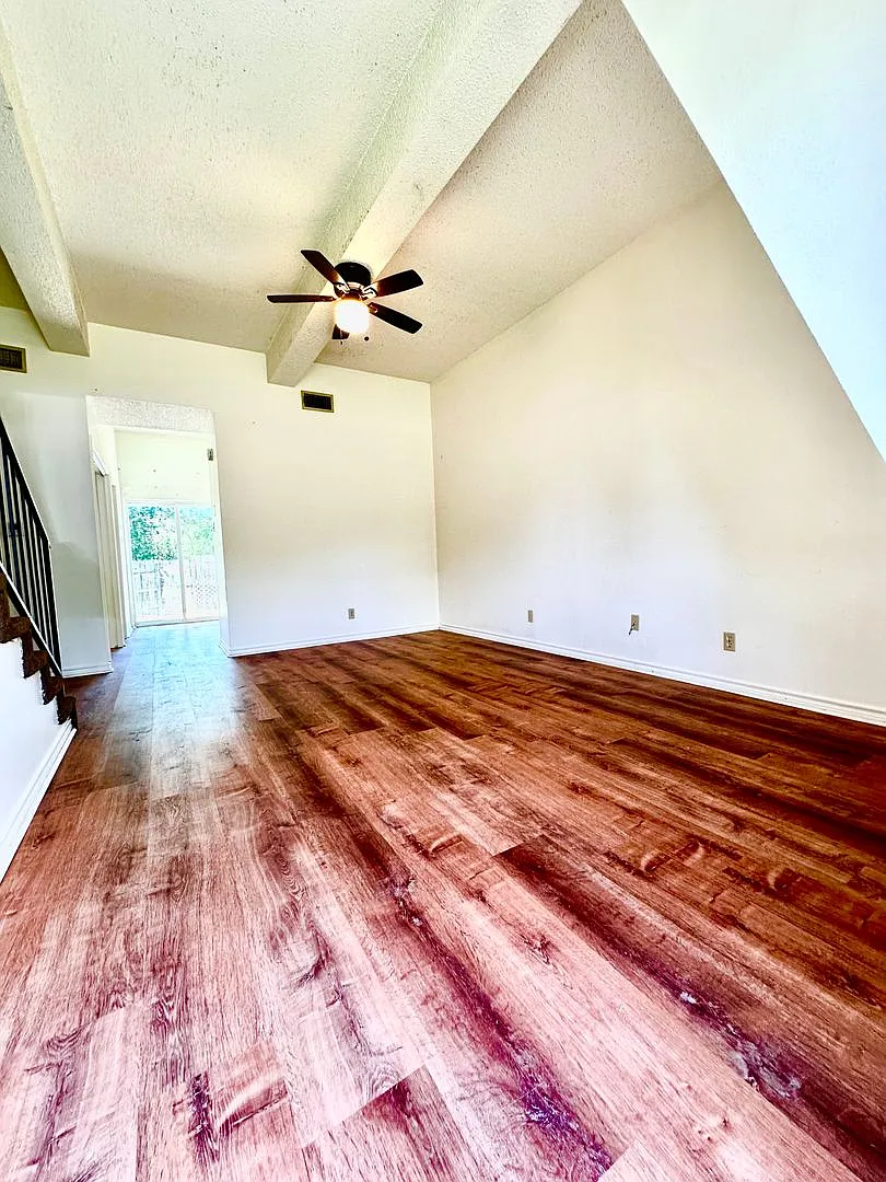 2 Bedroom Apartment in Kerrvillle — Photo 3