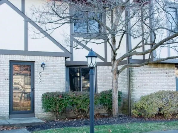 2352 Terrance Dr, Columbus, OH 43220