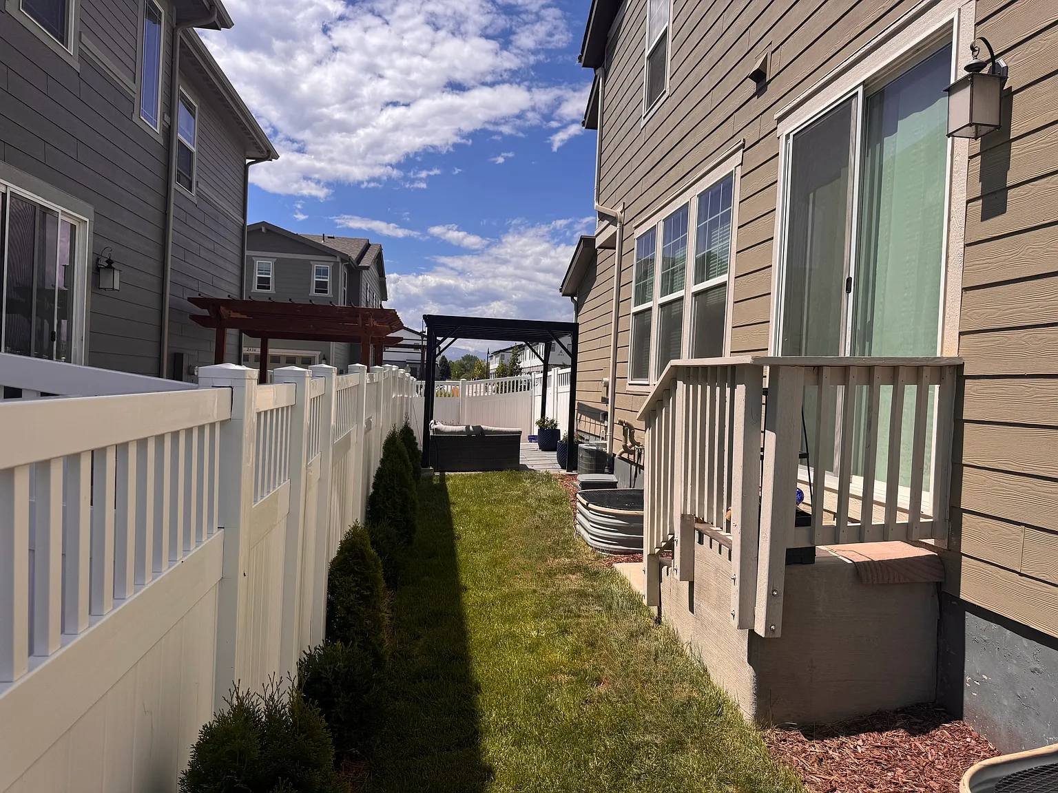 3 bed, 2.5 bath, 1754 sqft, $3,190 — Photo 2