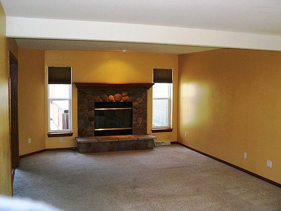 Family Room - 32 x 14