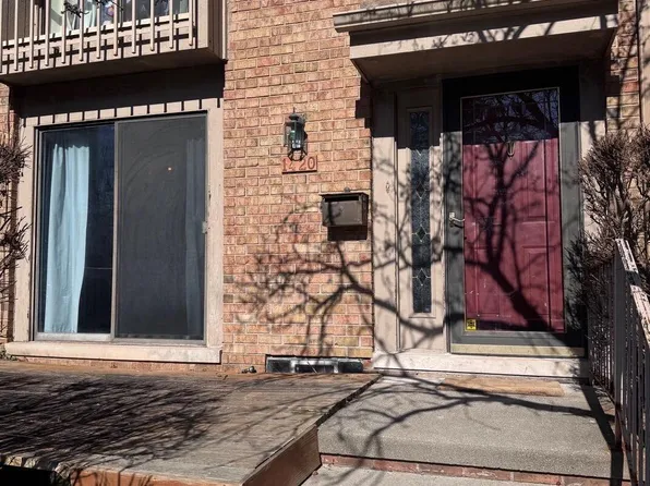 1420 Oakbrook E #63, Rochester, MI 48307