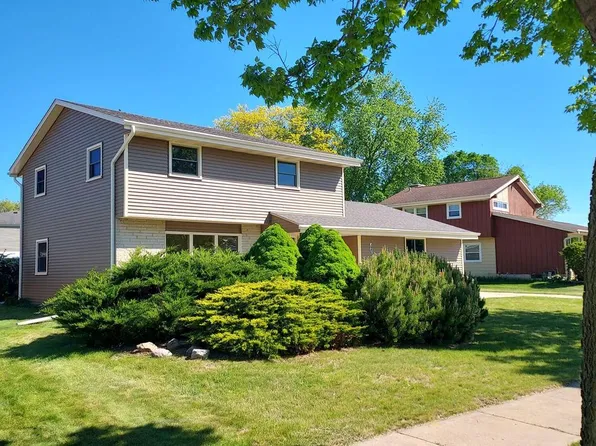 8030 S Waring DRIVE, Oak Creek, WI 53154