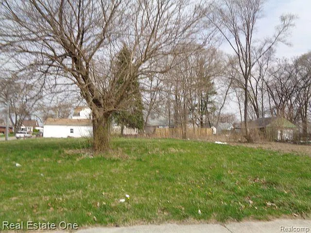 12940 Dwyer St photo 1