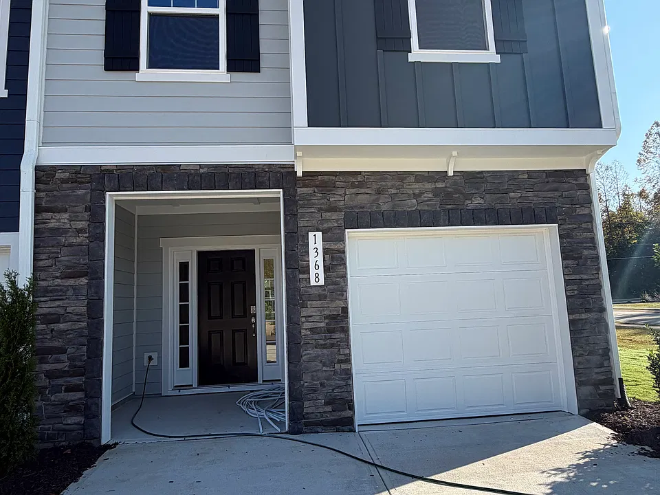 1368 Hammond Dr