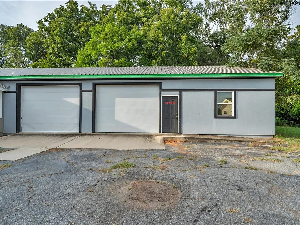 2812B Watson Blvd #1