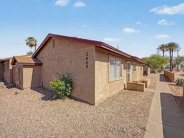 2605 E Lemon St — Photo 1