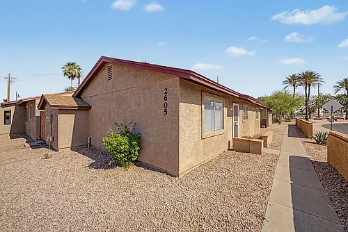 2605 E Lemon St Photo 1