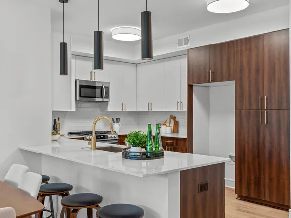 615 W Peace St #302, Raleigh, NC 27605