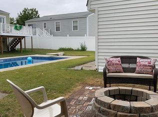 102 Old Farm Ct, Glen Burnie, MD 21060