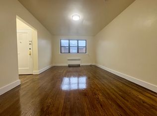 201-14 Rocky Hill Rd #H2, Bayside, NY 11361