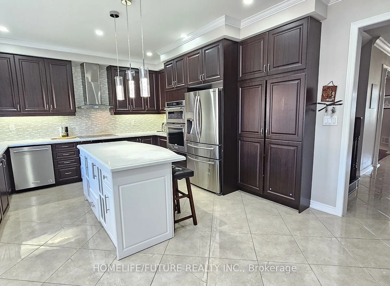 5 bed, $4,500 — Photo 2