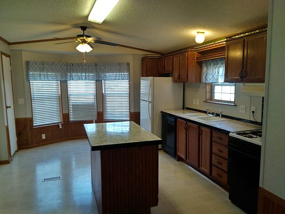 4th image of 3109 NE 118th Ter