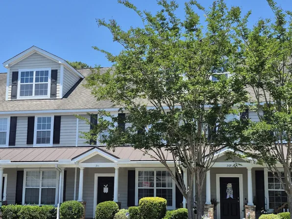 211 Hemingway Cir, Summerville, SC 29483