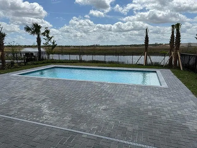 12586 Nautilus Cir — Photo 22