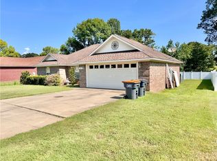107 Ashbrook Ln, Russellville, AR 72802