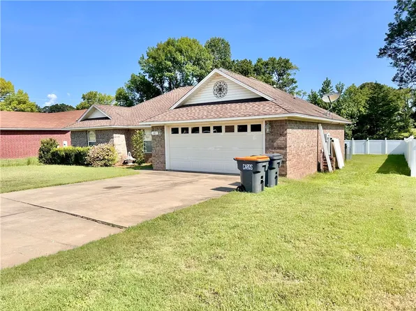 107 Ashbrook Ln, Russellville, AR 72802