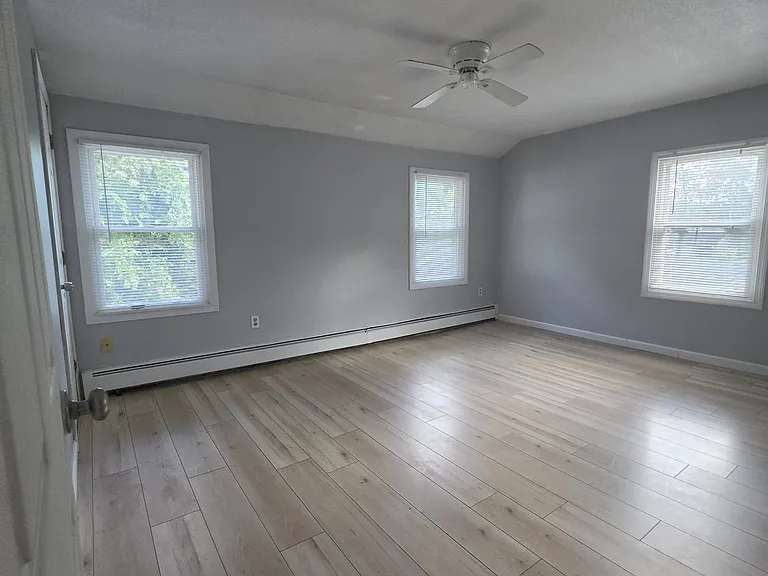 James St — Photo 14