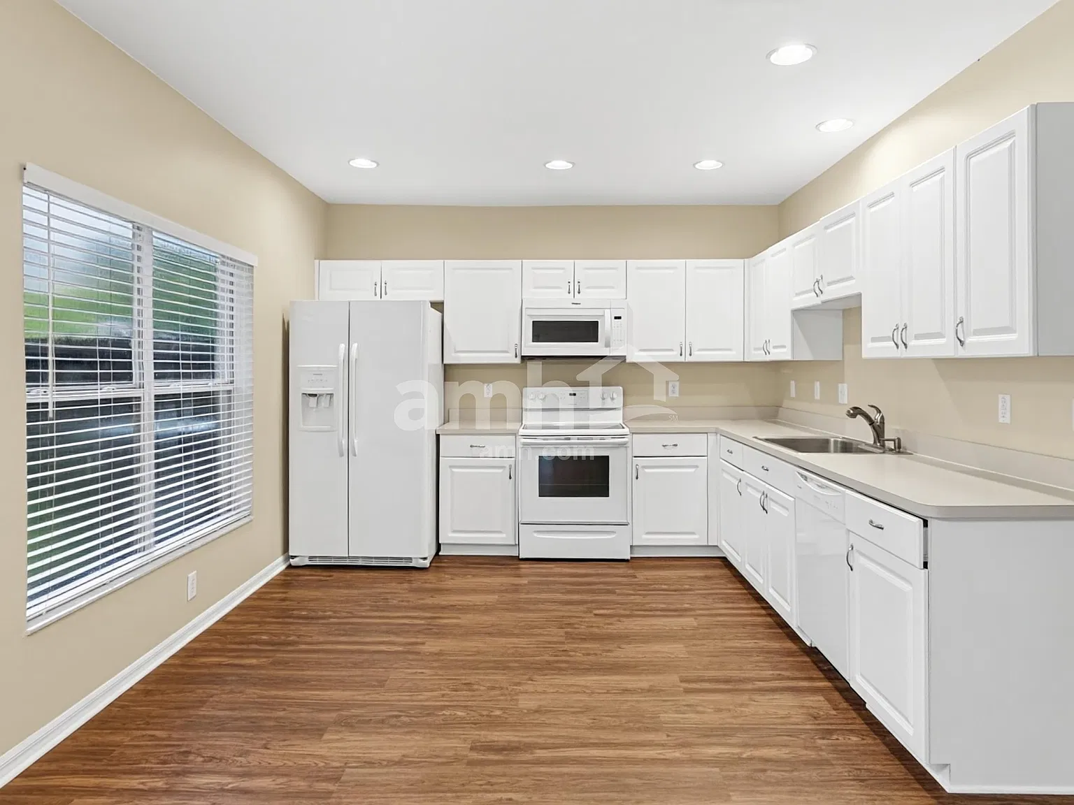 4 bed, 2.5 bath, 2110 sqft, $2,620 — Photo 4