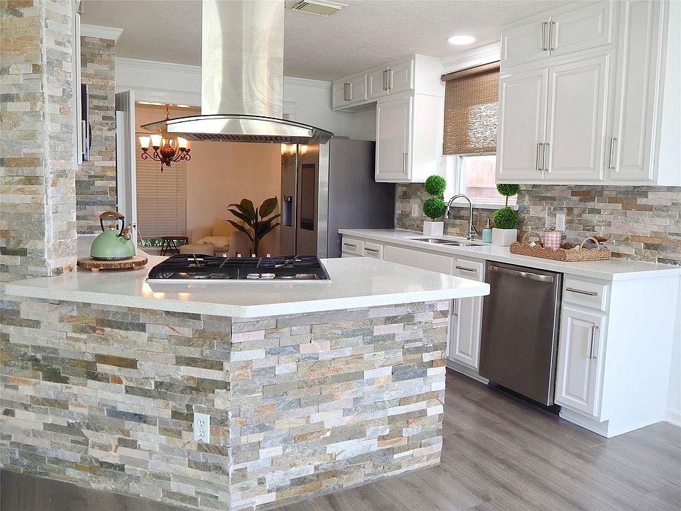 1st image of 21043 Riverside Ridge Ln