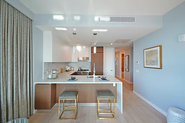 Rented by Chase Global M Realty LLC | media 42