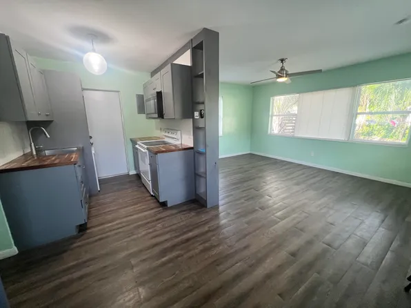 601 N D St, Lake Worth, FL 33460