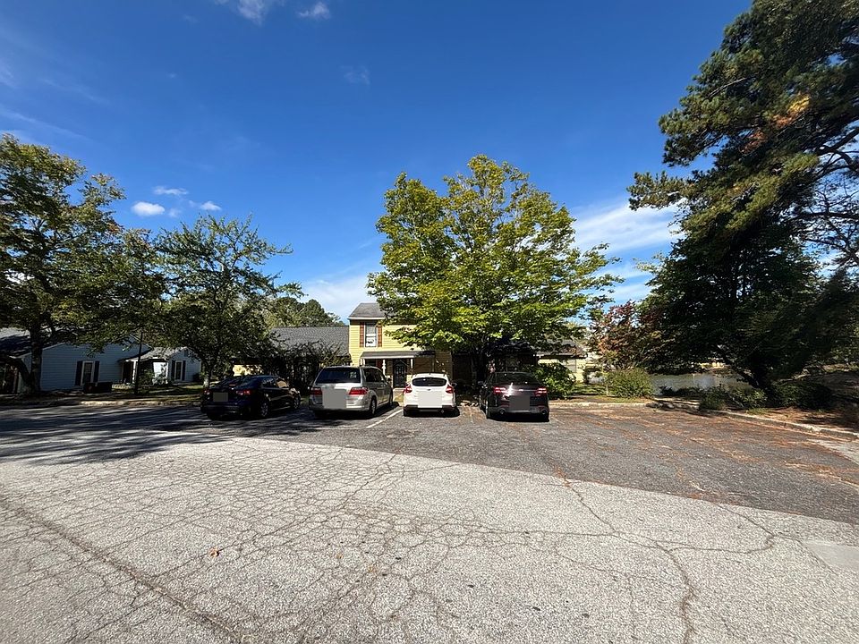 1st image of 120 Sandalwood Cir