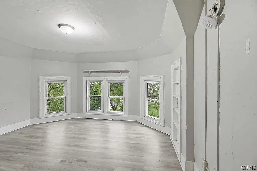 900 North Alvord Street — Photo 2