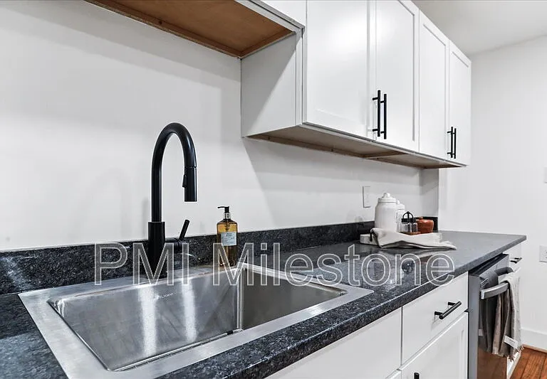 16 Woods Ln — Photo 8