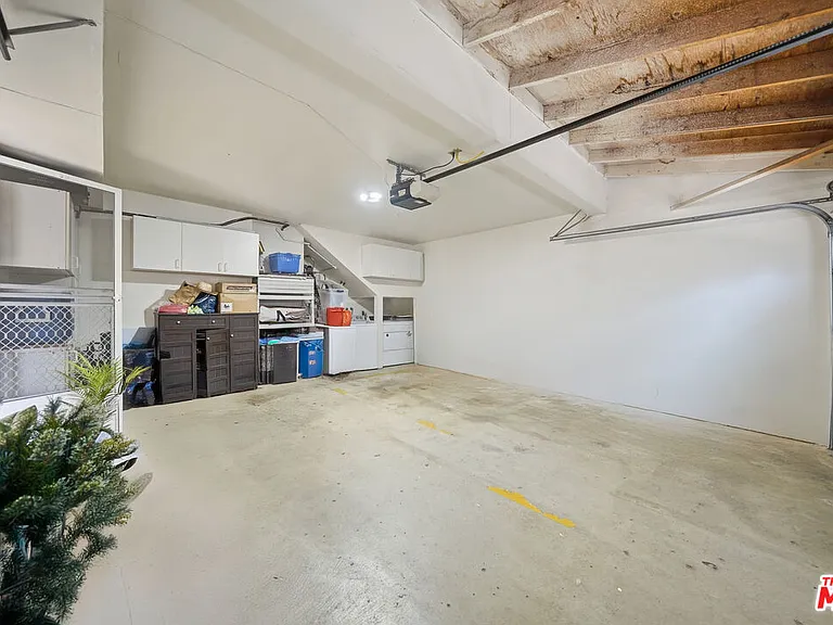 3442 Del Amo Blvd — Photo 23