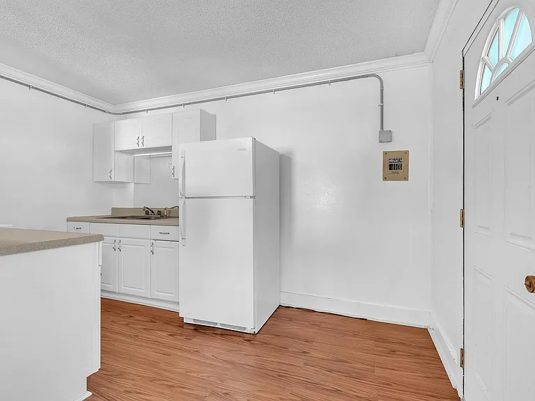 612 32nd St #B — Photo 6
