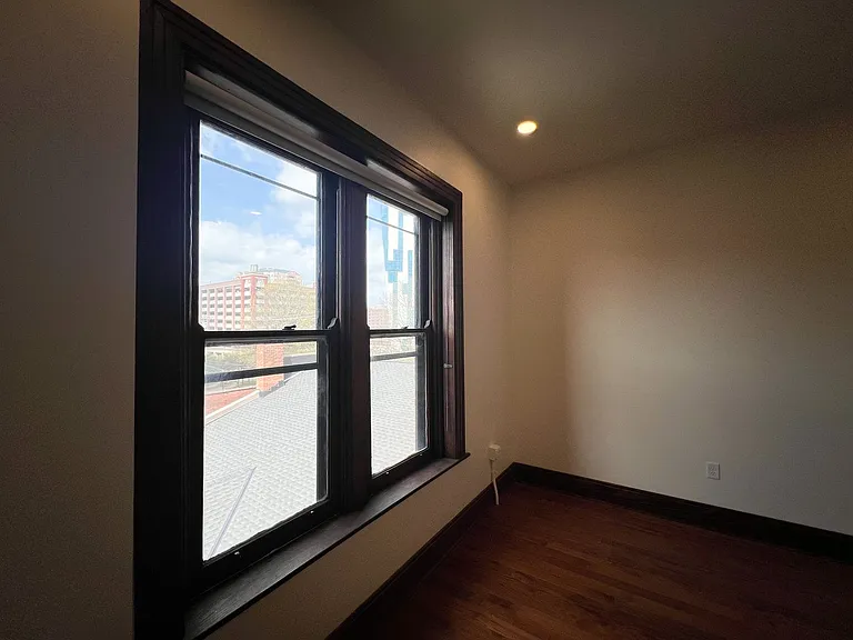 303 Greenup (NEW) — Photo 12