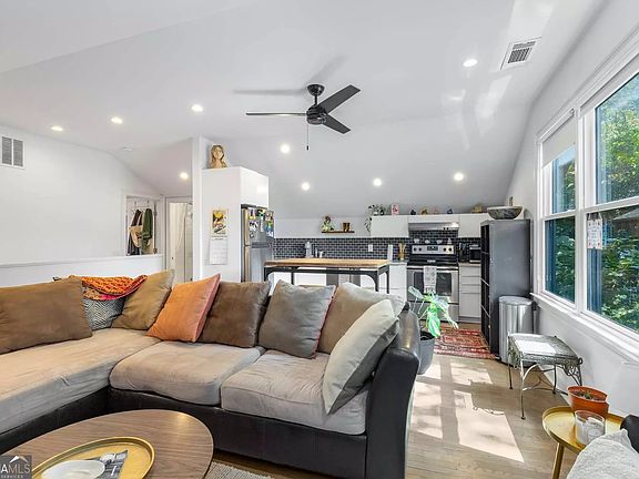 5th image of 471 Page Ave NE Unit 2
